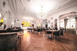 Dining - Strandhotel Kurhaus Juist (Juist)