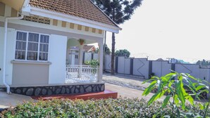 Exterior - Luwafu Guest House (Kampala)