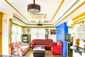 Reception - OYO 137 Marina Hotel (Muscat)