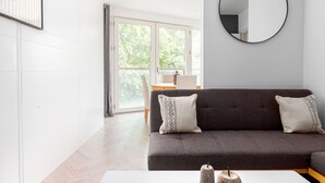 Apartment | Living area | 32-inch flat-screen TV with cable channels, TV, Netflix - Luminous 2 Bed Balcony Flat in Islington (London)