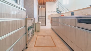 Vila família | Cozinha privada | Geladeira, micro-ondas, cooktop, chaleira elétrica
