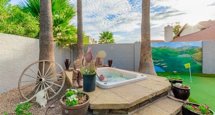 Heated Pool, Hot Tub and Putting Green! 2 King Master Suites!