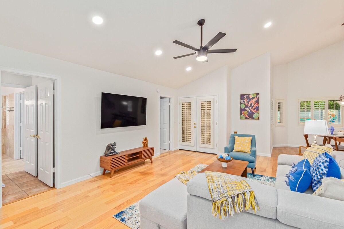 Heated Pool, Hot Tub and Putting Green! 2 King Master Suites!