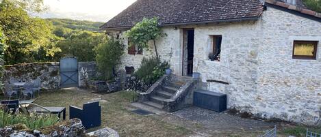 Enceinte de lâhĂ©bergement