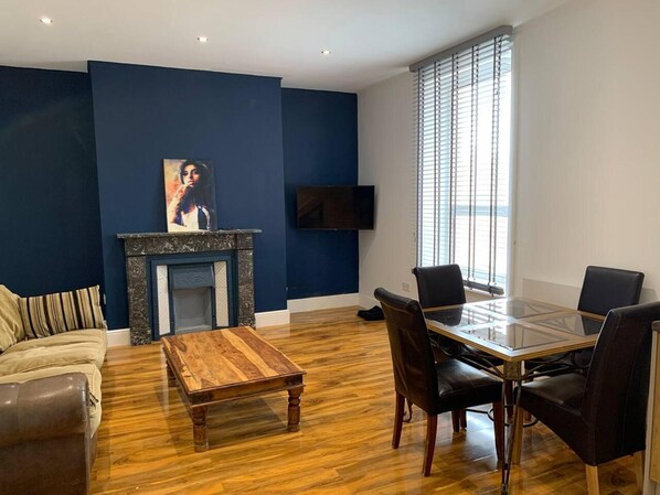 Apartment, 1 Queen Bed with Sofa bed | Living room