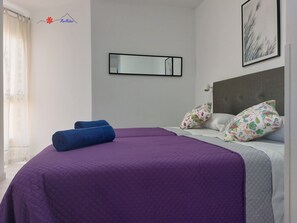 2 chambres, fer et planche à repasser, Wi-Fi gratuit, draps fournis