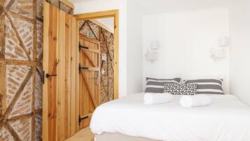 City Apartment | Free WiFi, bed sheets