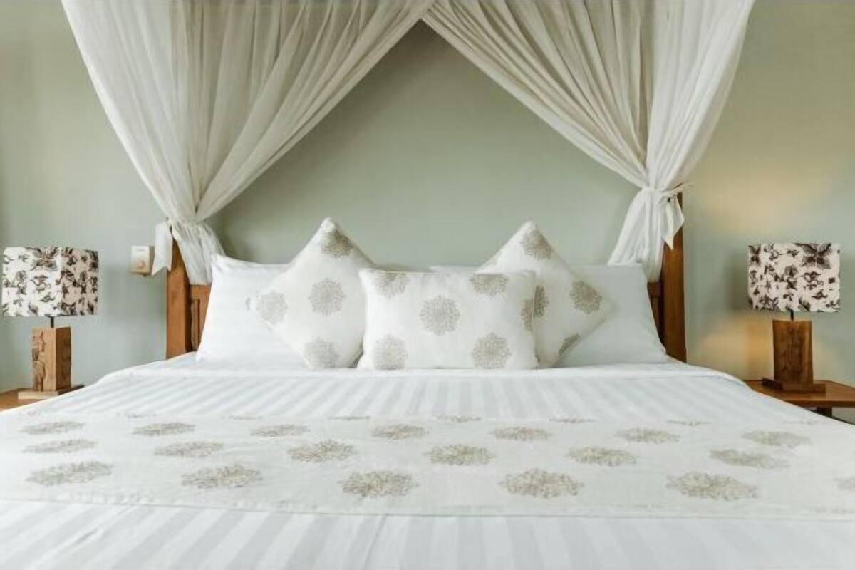 3 habitaciones y ropa de cama