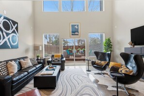 Smart TV, fireplace, offices