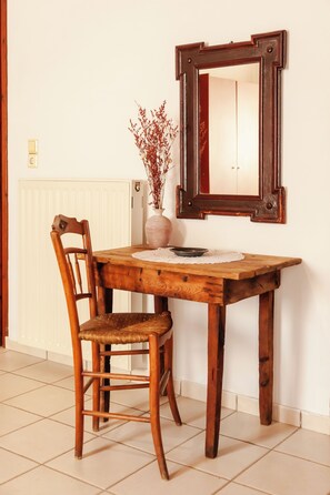 Chambre Standard double, 1 grand lit | Aire de séjour
