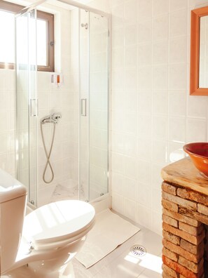 Comfort Double Room, 1 Queen Bed | Bathroom | Shower, towels - Amnisiades Apartments (Heraklion)