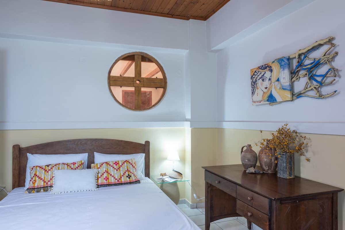 Chambre Double Standard, 1 grand lit | Décoration personnalisée, ameublement personnalisé, Wi-Fi gratuit