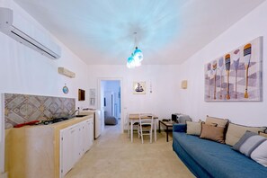 TV - Suite 4 50 meters from the sea (Santa Maria al Bagno)