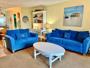 Smart TV - 3 bed/3.5 bath with gulf view, ez walk to pool & beach.Beach chairs & cart incl. (Port Saint Joe)