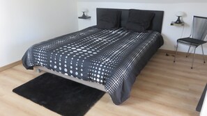 6 slaapkamers, een strijkplank/strijkijzer, gratis wifi