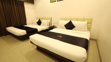 Quadruple Room | Premium bedding, down duvets, pillow-top beds, rollaway beds