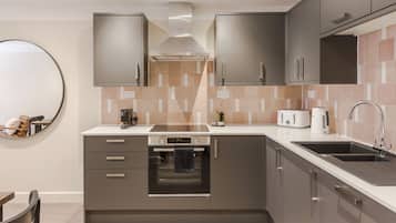 Deluxe Apartment | Private kitchen