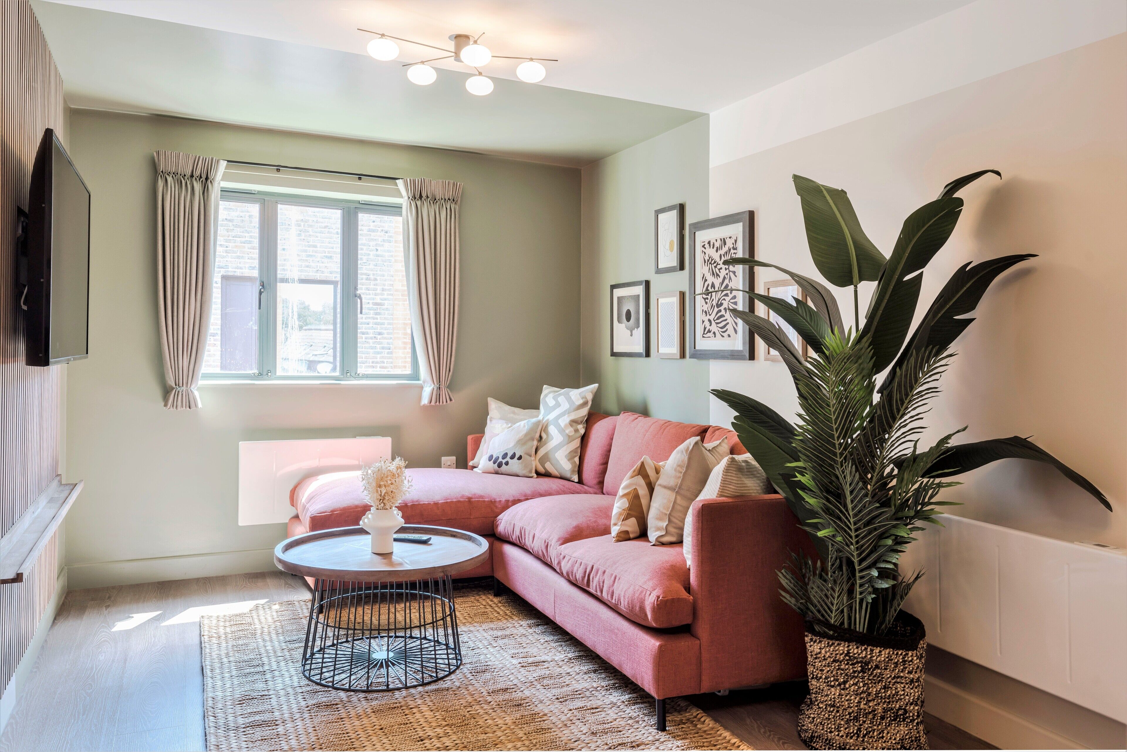 Egyptian cotton sheets, premium bedding, pillow-top beds, desk