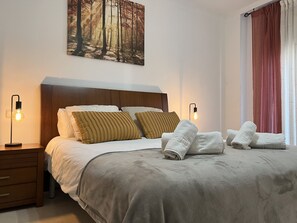 3 bedrooms, desk, iron/ironing board, travel cot