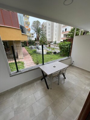 Frette Italian sheets, premium bedding, memory-foam beds, desk - Tayfun Hotel (Anamur)