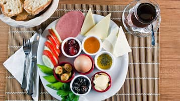 朝食 (オーダー形式)、毎日提供 (無料)