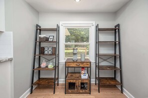 Interior - Pet-Friendly 3BR 2BA - Fenced Yard (Durham)