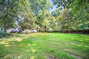 Property grounds - Pet-Friendly 3BR 2BA - Fenced Yard (Durham)