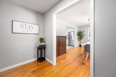 Pet Friendly Cozy 3BRM fully Fenced yard