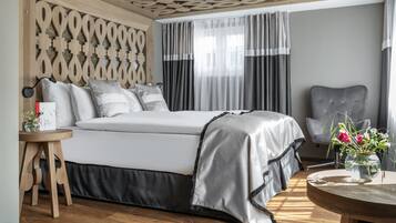 Double Room Residence | Hypo-allergenic bedding, in-room safe, desk, soundproofing