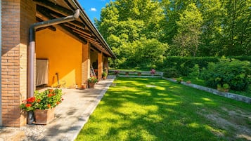 Family Villa, 2 Bedrooms, Balcony, Mountainside (Timeless l'Antico Mulino Della Bozza) | Property grounds