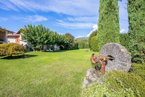 Family Villa, Multiple Bedrooms, Mountainside (Timeless l' Antico  Mulino Della) | Property grounds