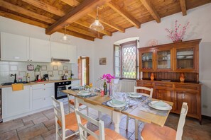 Family Villa, Multiple Bedrooms, Mountainside (Timeless l' Antico  Mulino Della) | Dining - Timeless l' Antico Mulino Della Bozza (Brebbia)