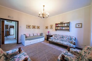 Family Villa, Multiple Bedrooms, Mountainside (Timeless l' Antico  Mulino Della) | Living area | 21-inch TV with cable channels, fireplace, stereo - Timeless l' Antico Mulino Della Bozza (Brebbia)