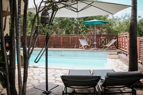 Pleasant apartment, private pool and sea view 2min from St leu