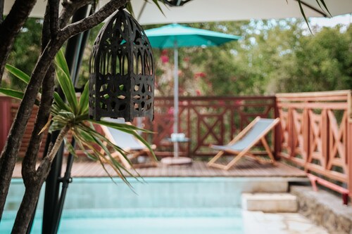 Pleasant apartment, private pool and sea view 2min from St leu