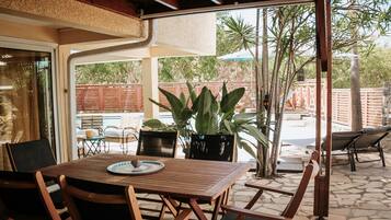 UtendĂžrsservering