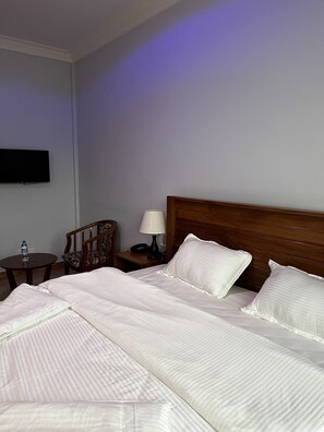 Blackout curtains, free WiFi, bed sheets - Epic Grand Hotel (Arusha)