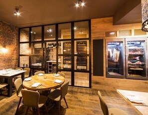 Breakfast, lunch, dinner served; Spanish cuisine - Parador44 (Cardiff)