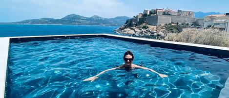 屋外プール、温水プール