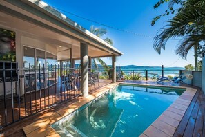 Pool - Views Privacy and Comfort in the Heart Of Airlie Beach (Airlie Beach)