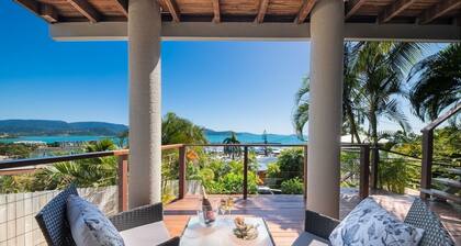 Airlie Sea-Clusion | Airlie Beach Holiday Home With Views