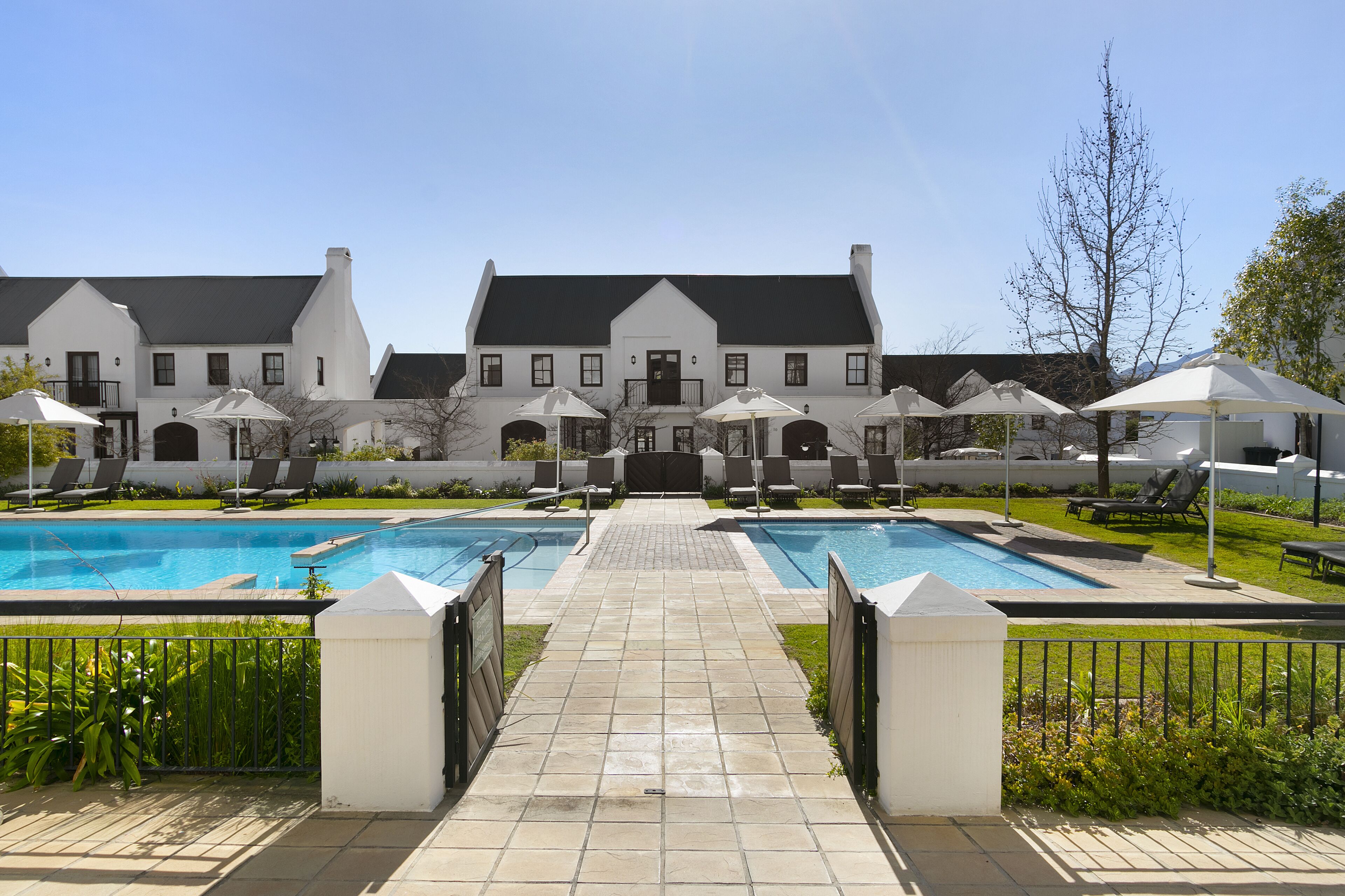 2 outdoor pools