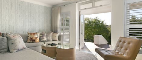 บ้านพัก (4 Bedrooms) | บริเวณนั่งเล่น