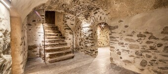 Unterlanpacher Historic Refugium" avec vue sur les montagnes, jardin et terrasse.