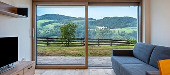 Appartamento "Schlern Living 1" con vista sulle montagne e giardino privato