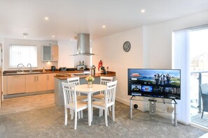 Apartment | Dining - Just Stay Wales - Meridian Wharf (Swansea)