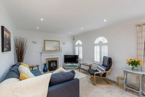 House, Multiple Beds | Living room