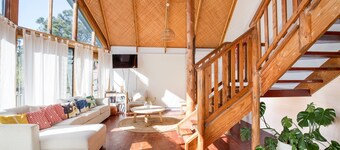 The Treehouse - Pet Friendly - 2 Mins Walk to Beach