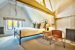 Deluxe Room, 1 King Bed | Iron/ironing board, free WiFi - The WoolPack Inn (Colchester)