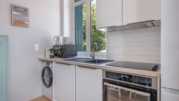 Réfrigérateur, micro-ondes, four, lave-vaisselle